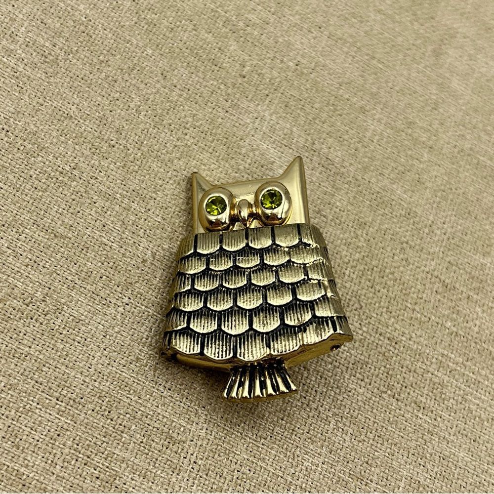 VTG Avon Gold Tone Owl Green Eyes "Secret" Locket Brooch Pin